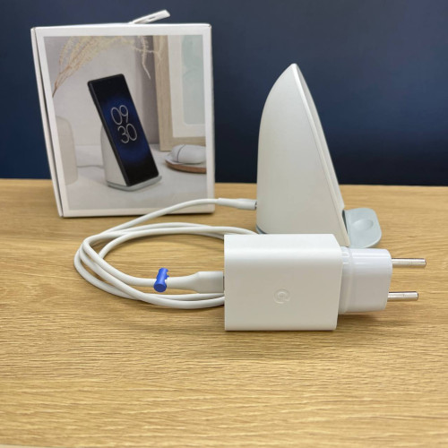 Вживаний бездротовий зарядний пристрій Google Pixel Stand 2 White GA03002-US (Ідеальний+ стан)