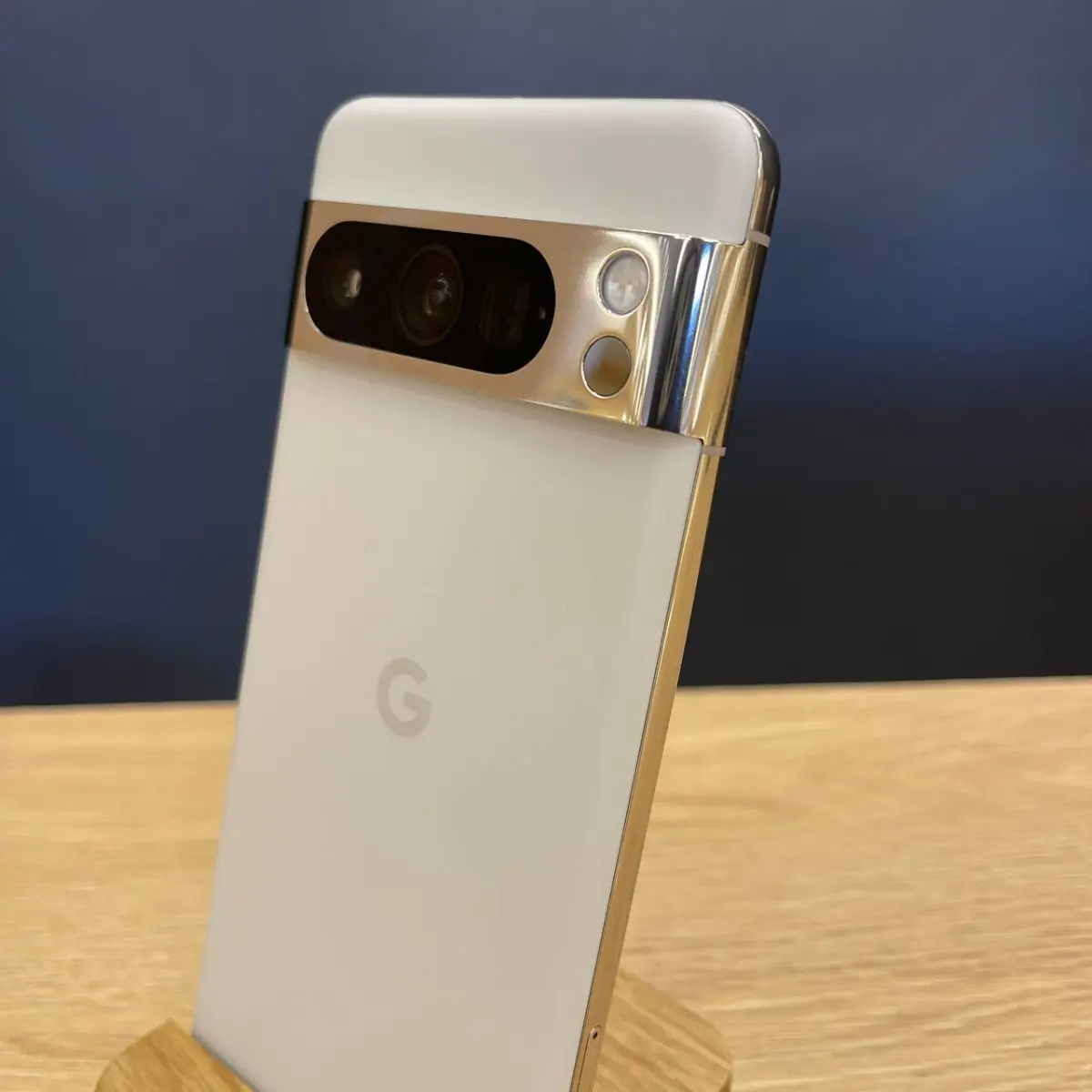 Вживаний смартфон Google Pixel 8 Pro 128Gb Porcelain G1MNW US