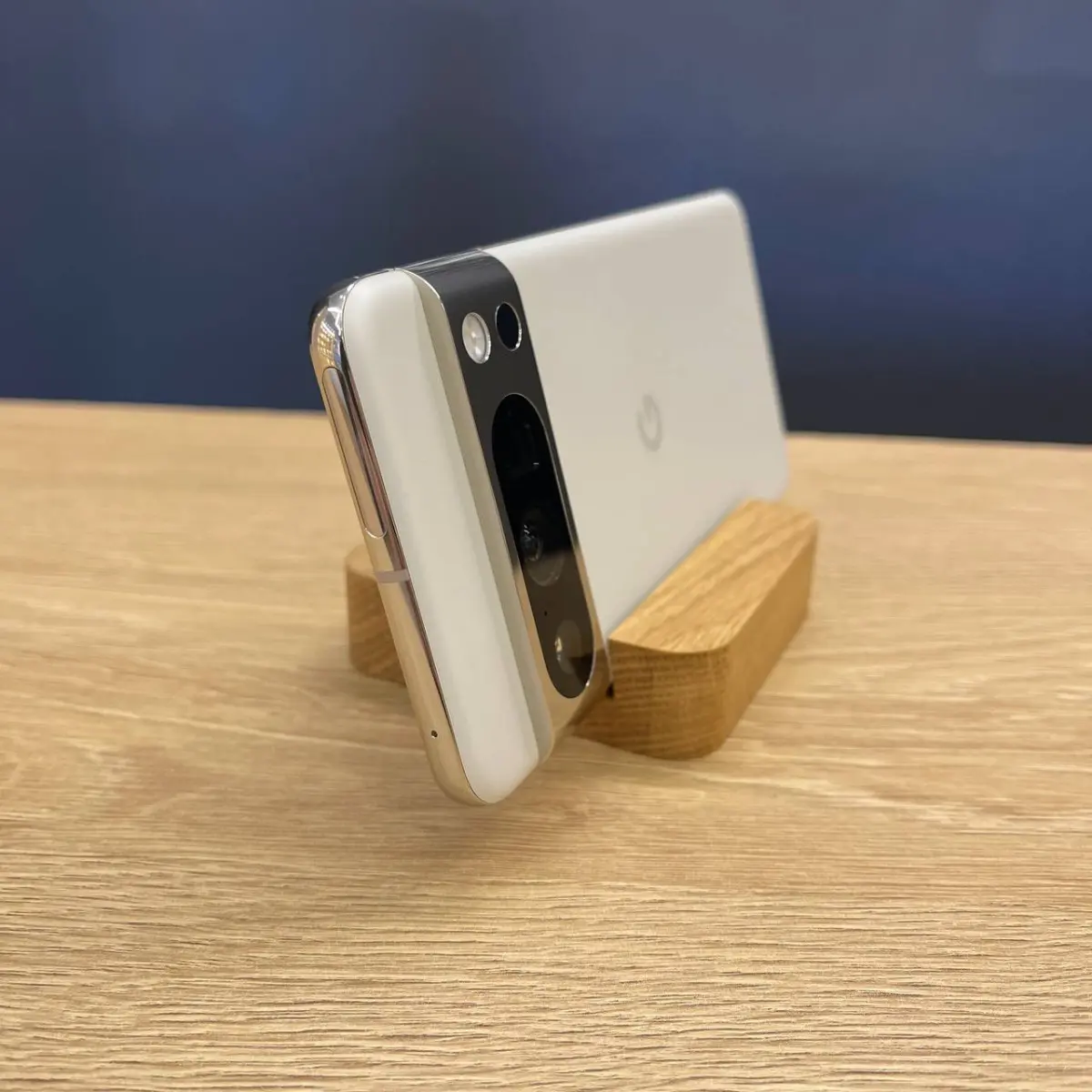 Вживаний смартфон Google Pixel 8 Pro 128Gb Porcelain G1MNW US