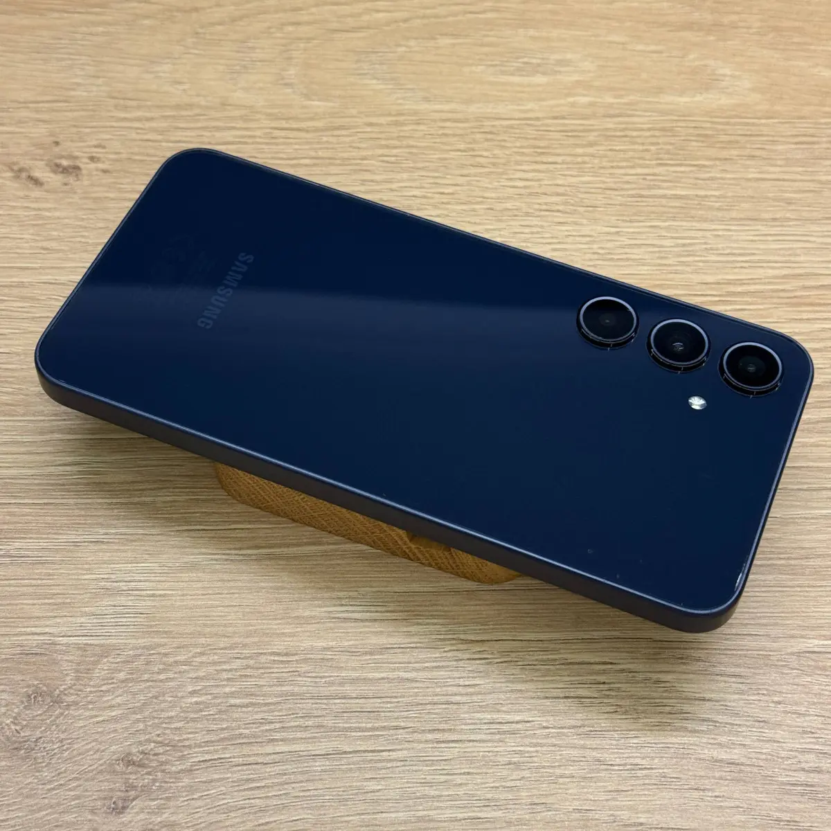 Вживаний смартфон Samsung Galaxy A35 5G 8/256Gb Navy (Ідеальний+