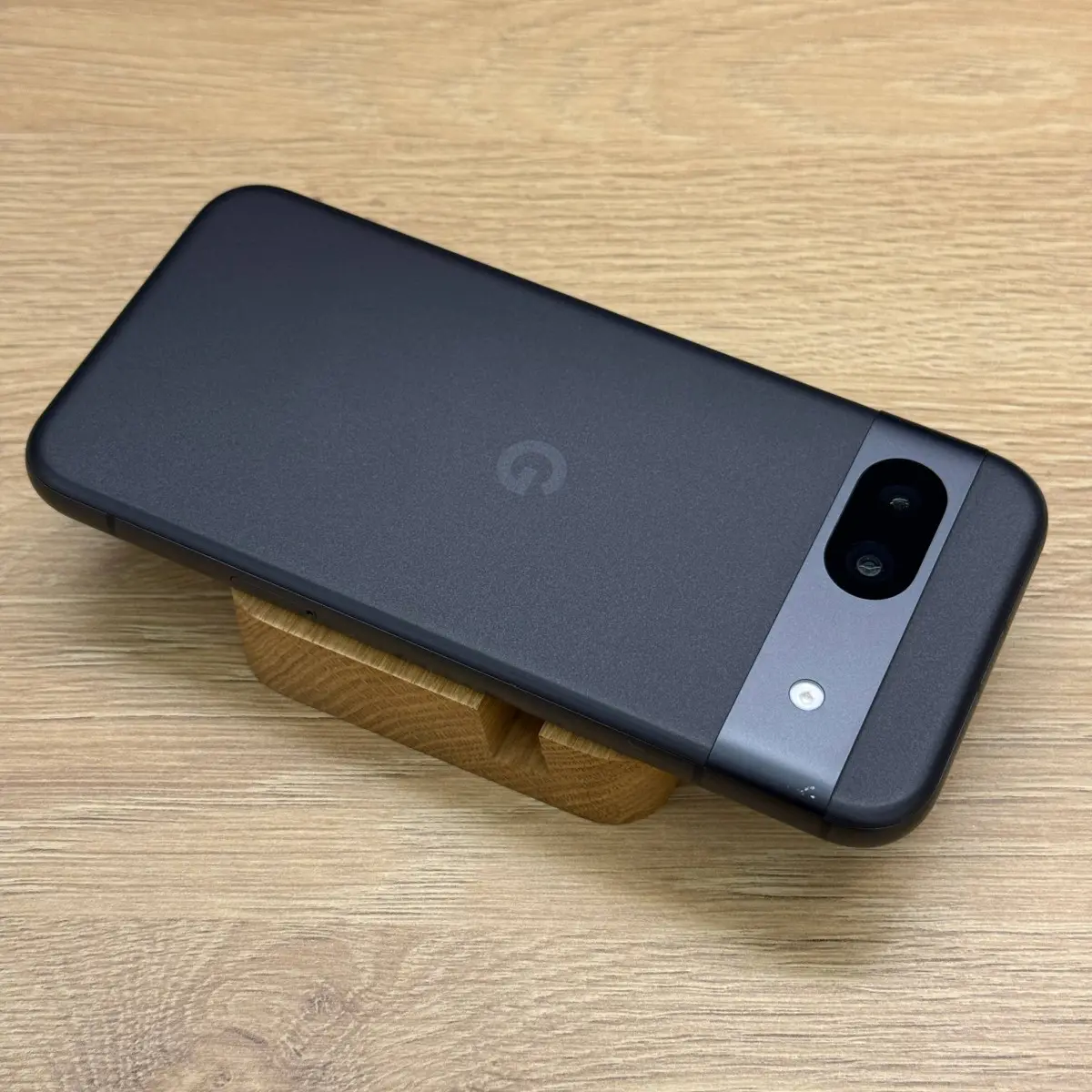 Вживаний смартфон Google Pixel 8a 256GB Obsidian Global (Хороший+