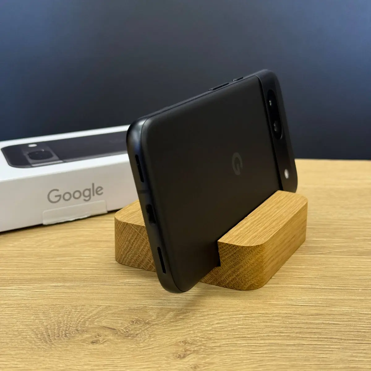 Вживаний смартфон Google Pixel 8a 256GB Obsidian Global (Хороший+