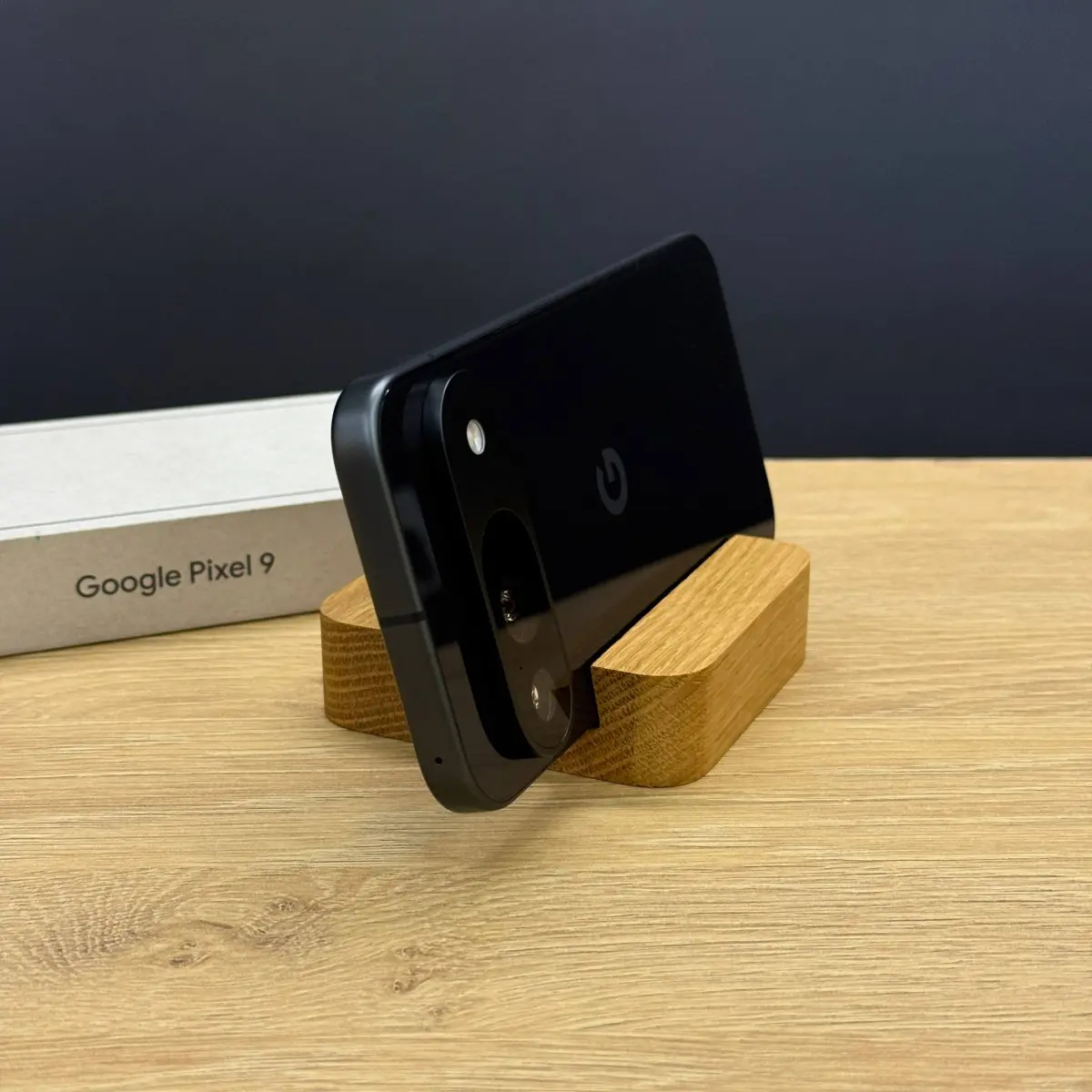 Вживаний смартфон Google Pixel 9 12/128Gb Obsidian US