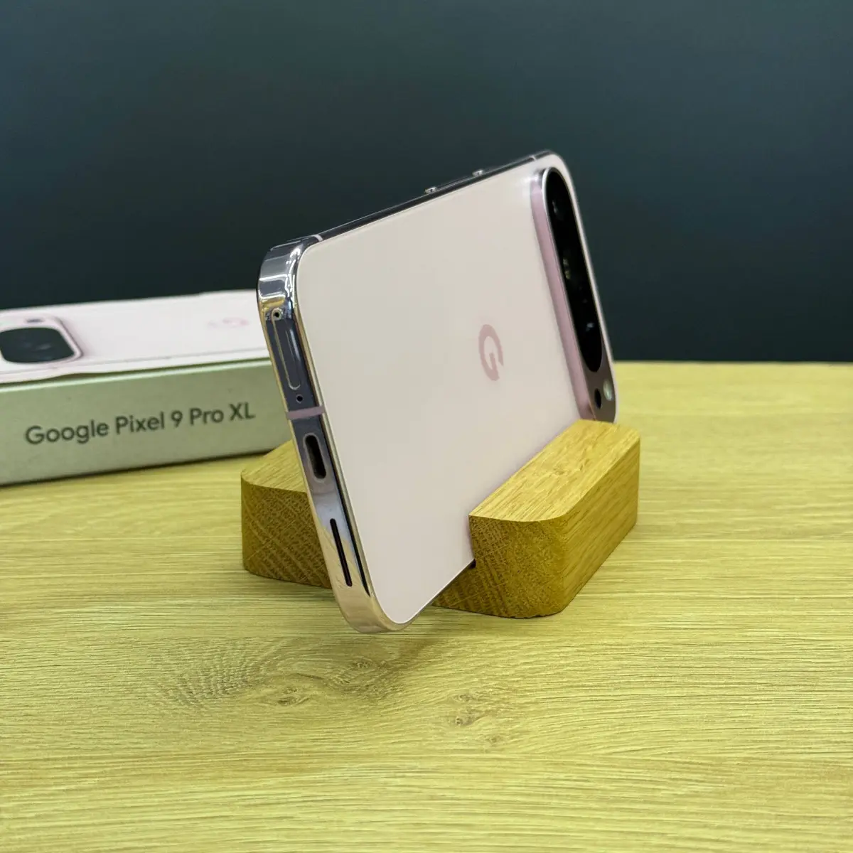 Вживаний смартфон Google Pixel 9 Pro XL 16/256Gb Rose Quartz