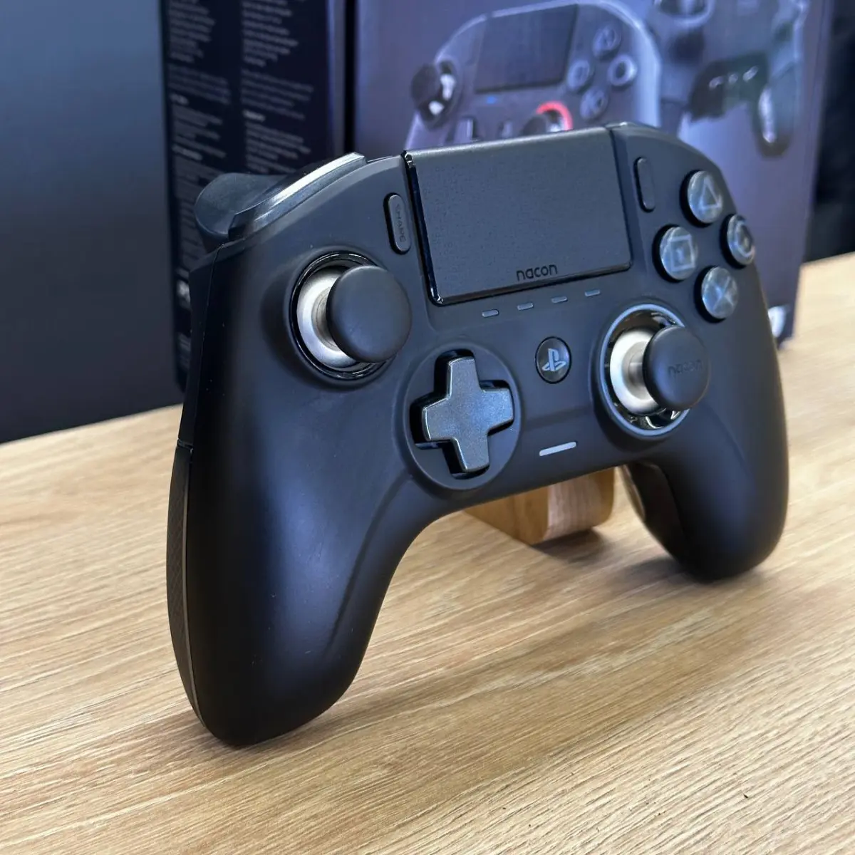 Вживаний геймпад Nacon Revolution Unlimited Pro Controller для PC