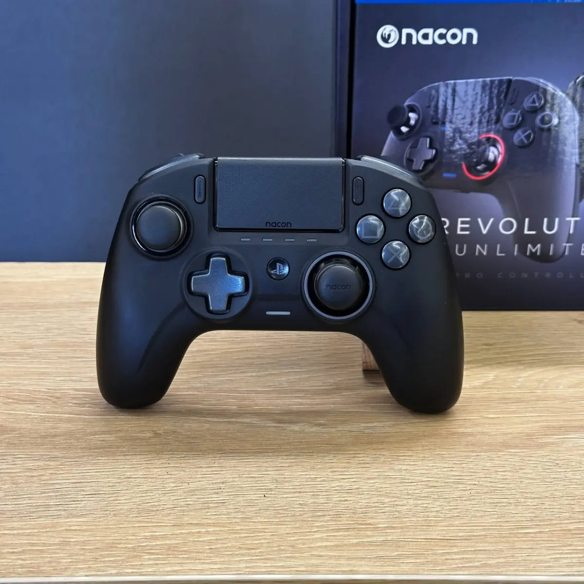 Вживаний геймпад Nacon Revolution Unlimited Pro Controller для PC