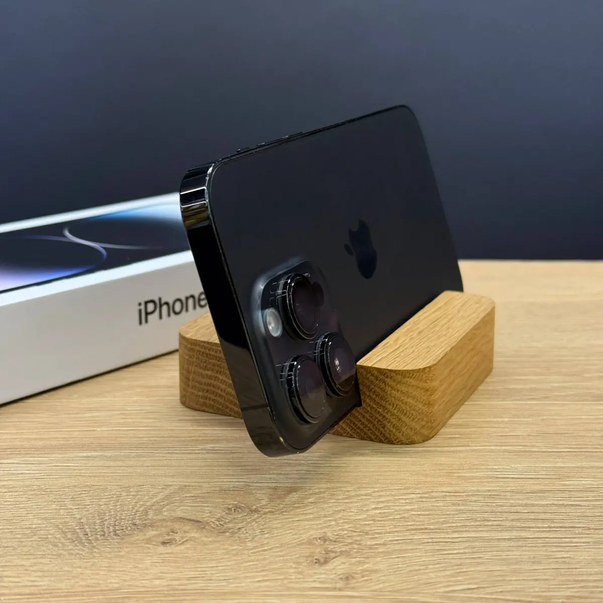 Вживаний смартфон Apple iPhone 14 Pro 128Gb Space Black (Хороший+