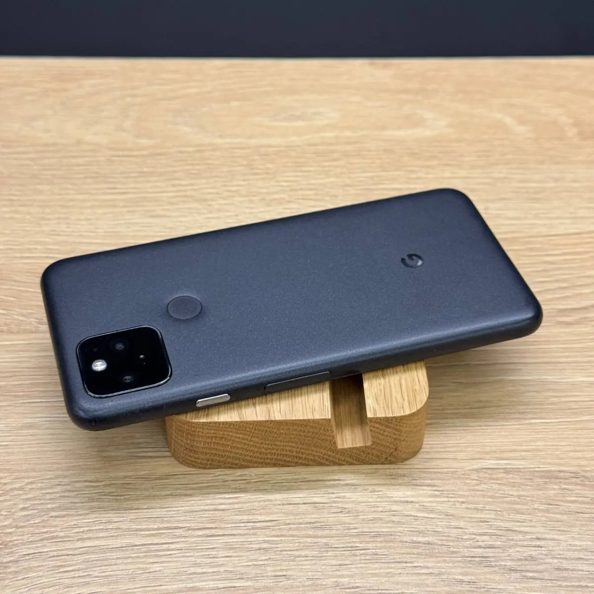 Вживаний смартфон Google Pixel 5 8/128Gb Just Black (Хороший стан