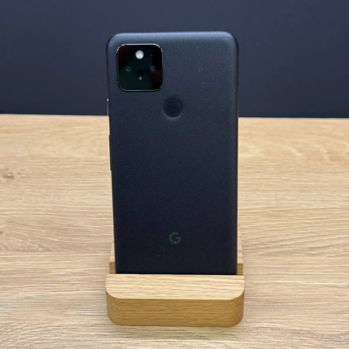 Вживаний смартфон Google Pixel 5 8/128Gb Just Black (Задовільний
