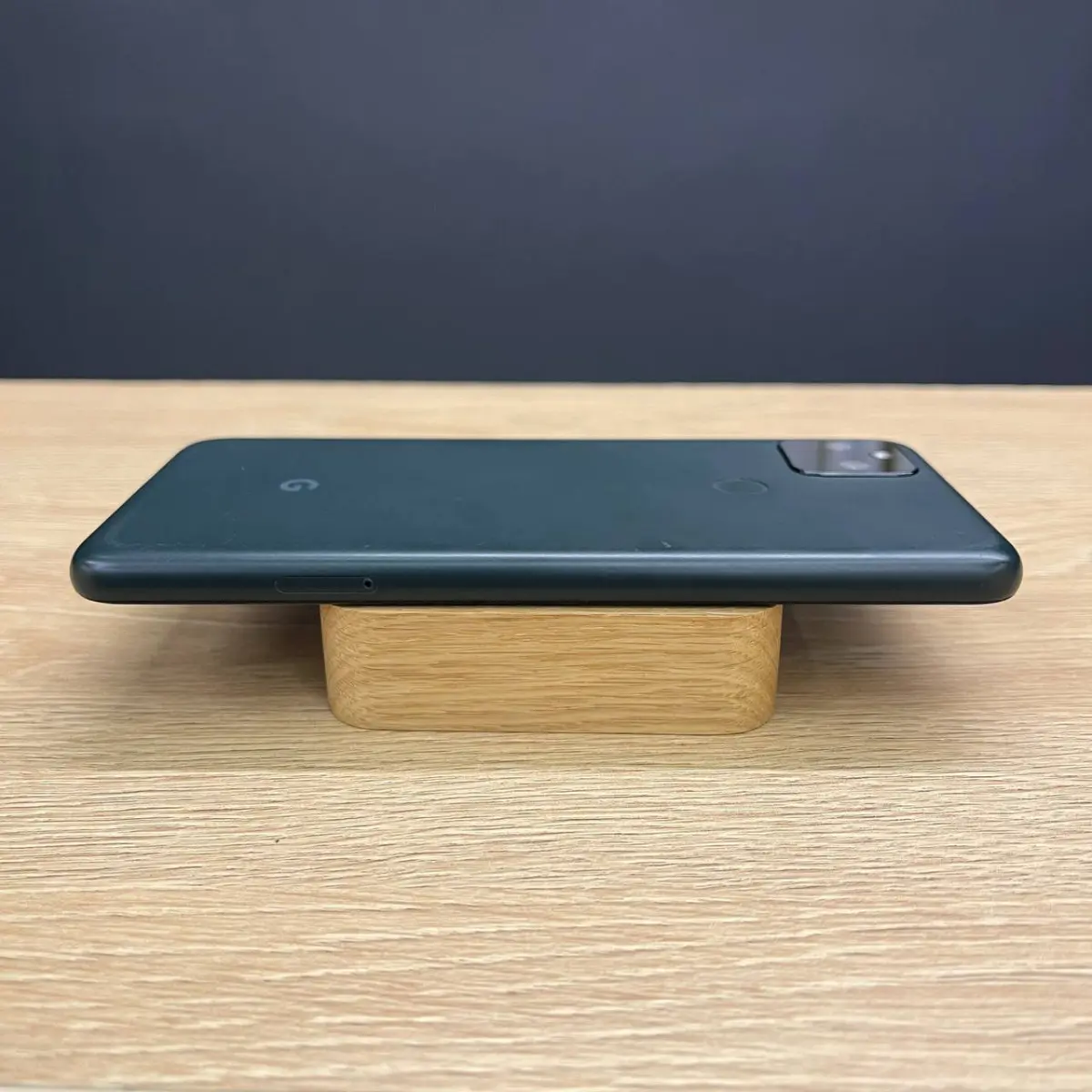 Вживаний смартфон Google Pixel 5a 5G 128Gb Mostly Black (Хороший