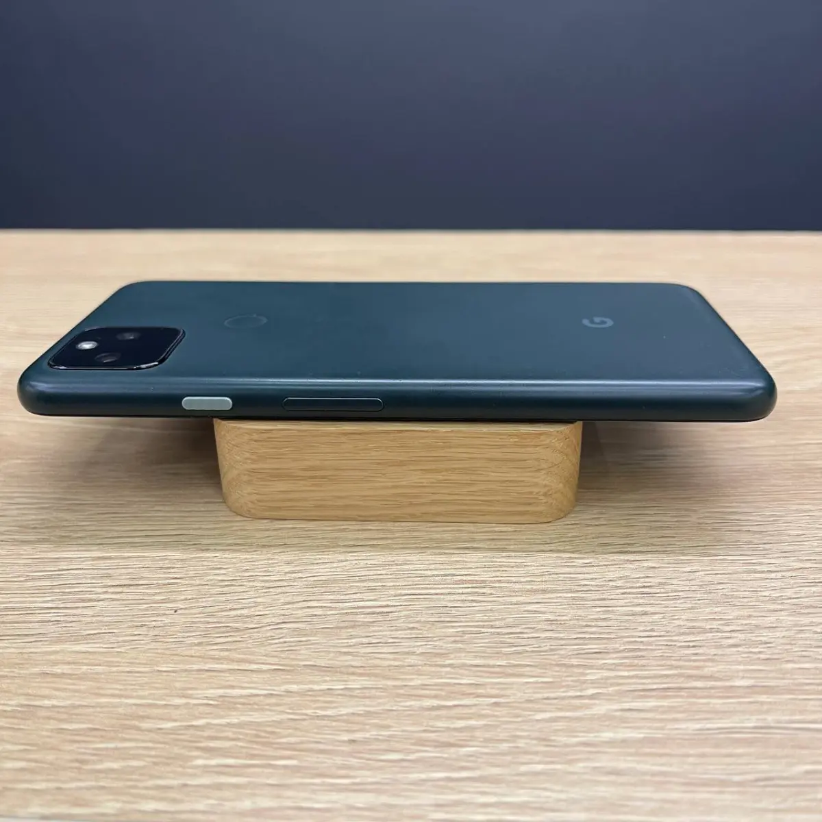 Вживаний смартфон Google Pixel 5a 5G 128Gb Mostly Black (Хороший