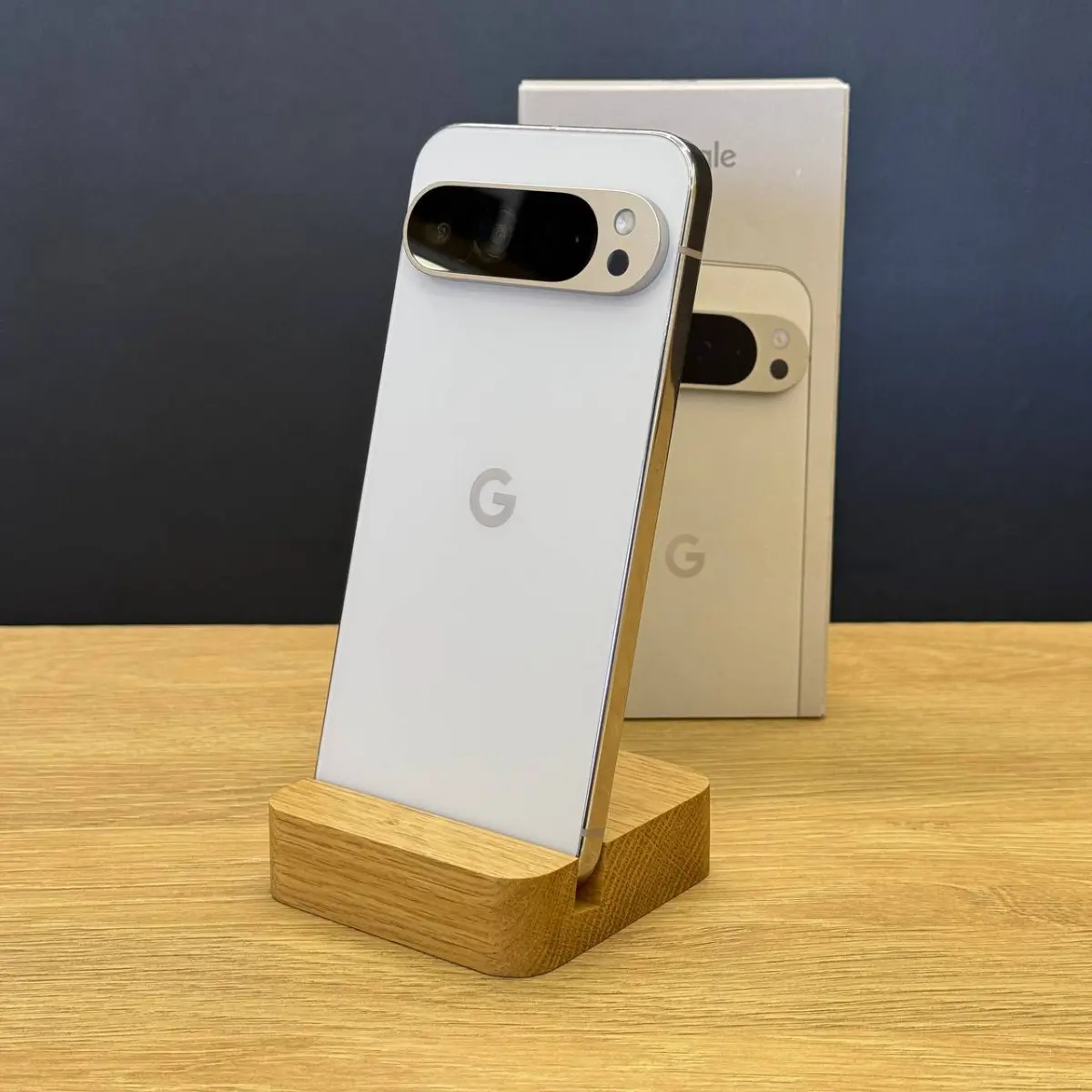 Вживаний смартфон Google Pixel 9 Pro XL 16/256Gb Porcelain US