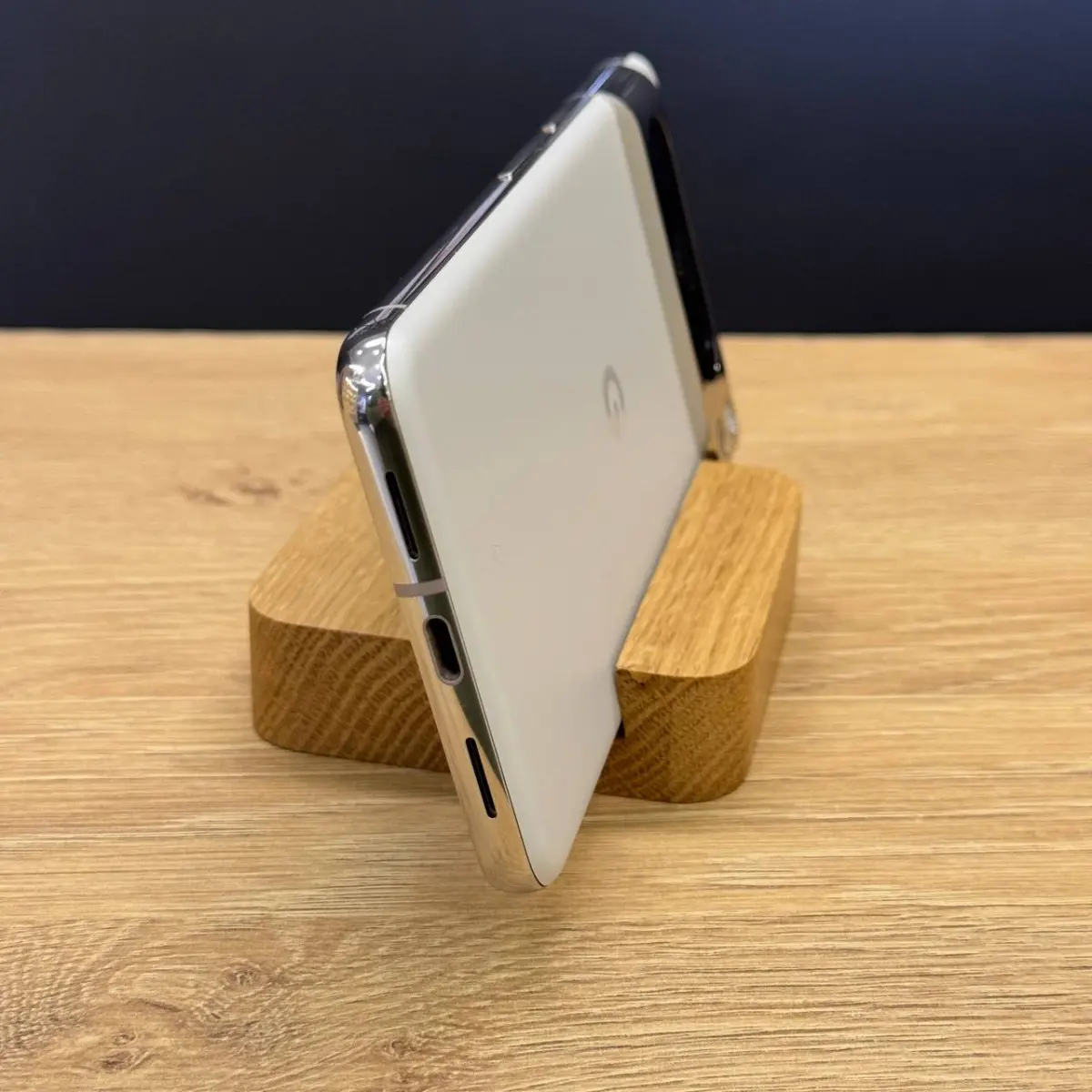 Вживаний смартфон Google Pixel 8 Pro 256Gb Porcelain G1MNW US