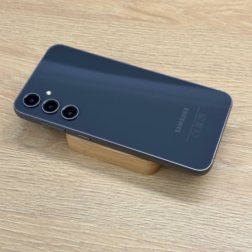 Вживаний смартфон Samsung Galaxy S23 FE 128Gb Graphite (Хороший+ стан)