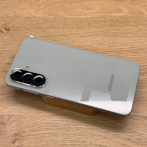 Вживаний смартфон Samsung Galaxy A56 5G 8/256Gb Olive (Ідеальний+ стан)