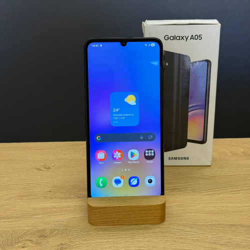 Вживаний смартфон Samsung Galaxy A05 4/128Gb Black (Хороший+ стан)