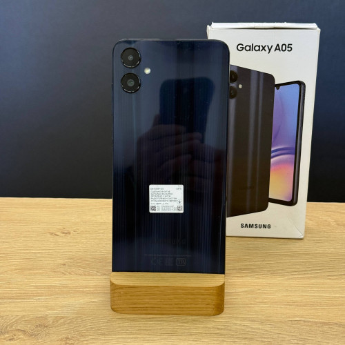 Вживаний смартфон Samsung Galaxy A05 4/128Gb Black (Хороший+ стан)