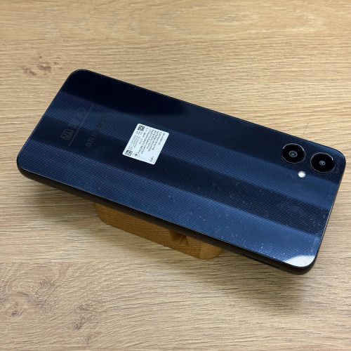 Вживаний смартфон Samsung Galaxy A05 4/128Gb Black (Хороший+ стан)