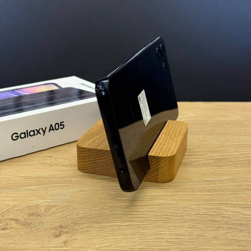 Вживаний смартфон Samsung Galaxy A05 4/128Gb Black (Хороший+ стан)