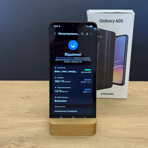 Вживаний смартфон Samsung Galaxy A05 4/128Gb Black (Хороший+ стан)