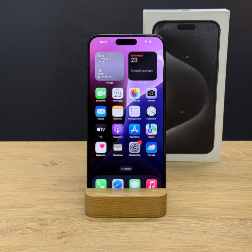 Вживаний смартфон Apple iPhone 15 Pro Max 256Gb Black Titanium eSim (Хороший+ стан)