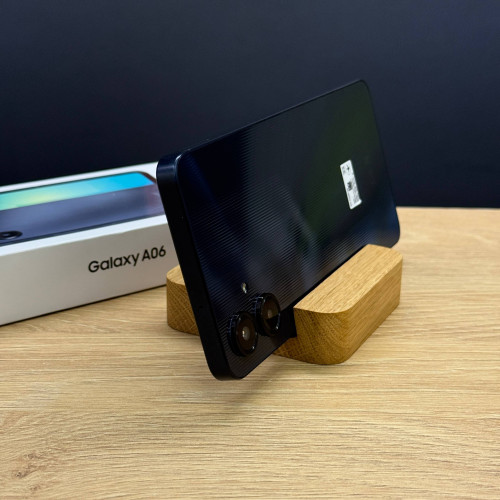 Вживаний смартфон Samsung Galaxy A06 4/128Gb Black (Ідеальний+ стан)