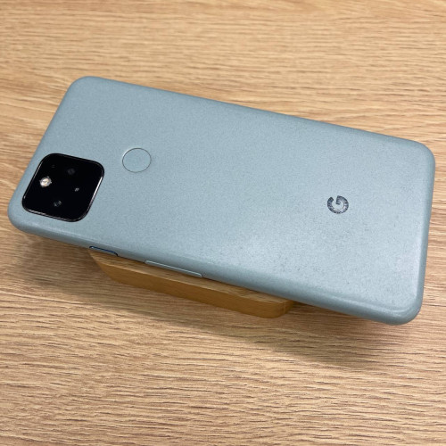 Вживаний смартфон Google Pixel 5 8/128Gb Sorta Sage (Хороший стан)