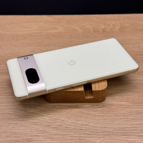Вживаний смартфон Google Pixel 7 256Gb Lemongrass GVU6C US (Хороший стан)