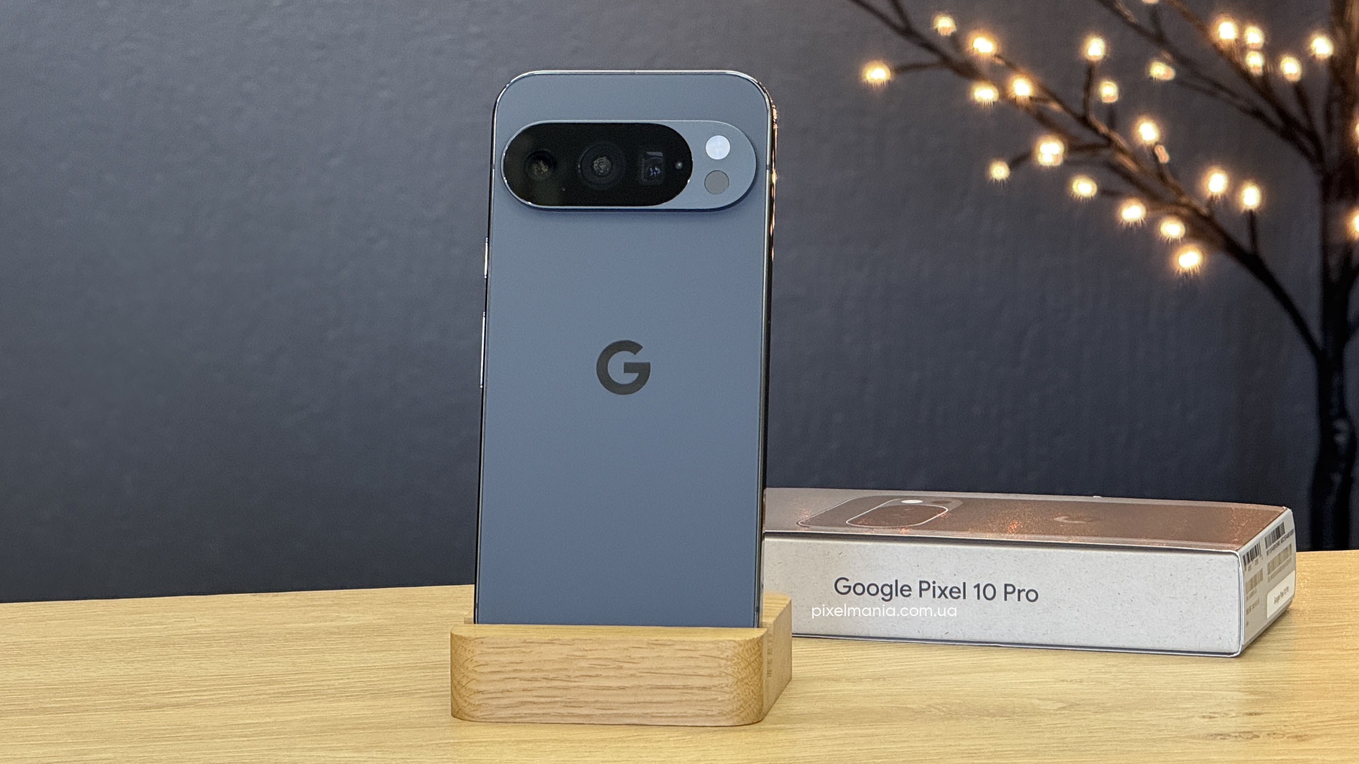 Google Pixel 10 Pro: вигляд зі спини та модуль камер